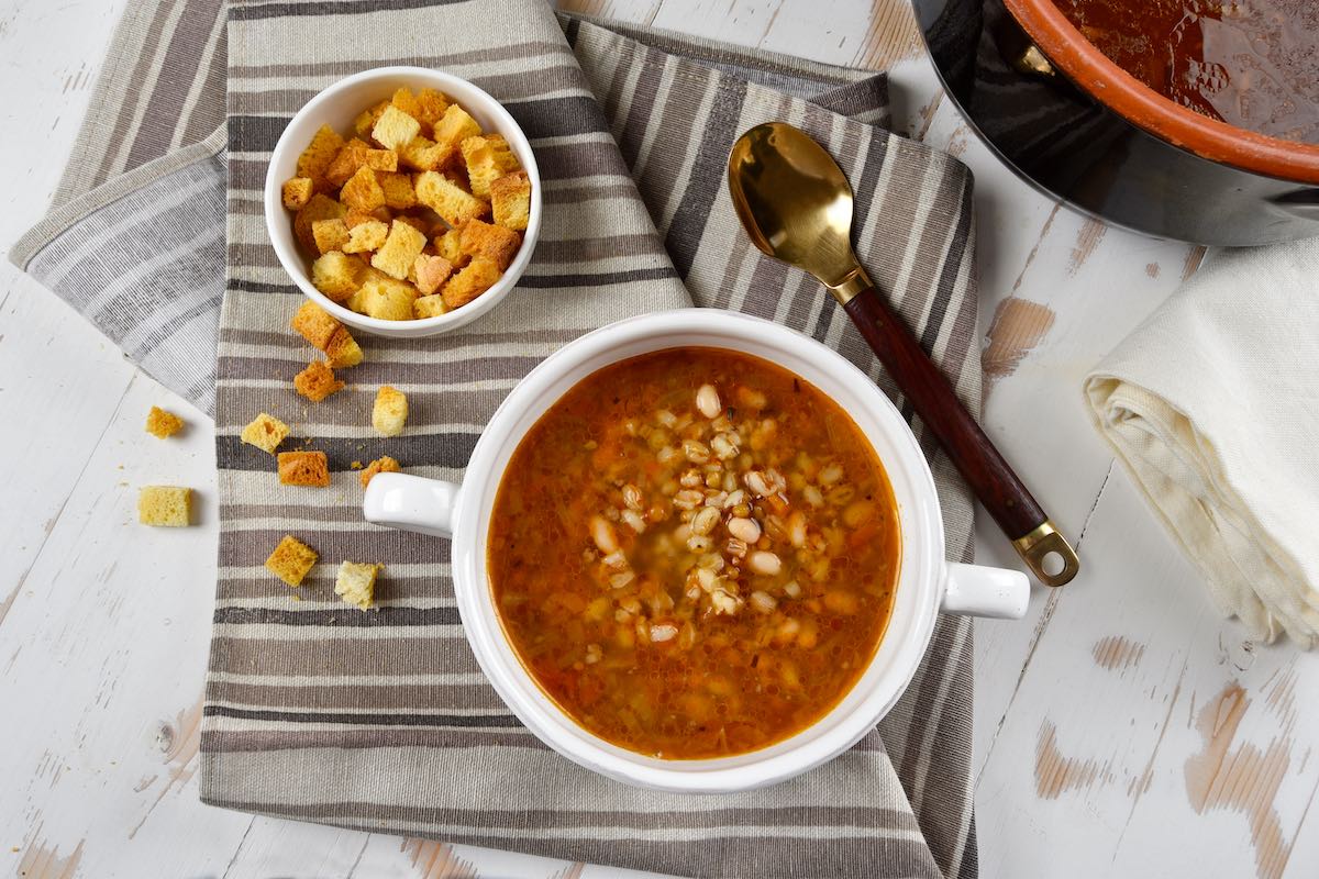 Zuppa d'orzo e fagioli