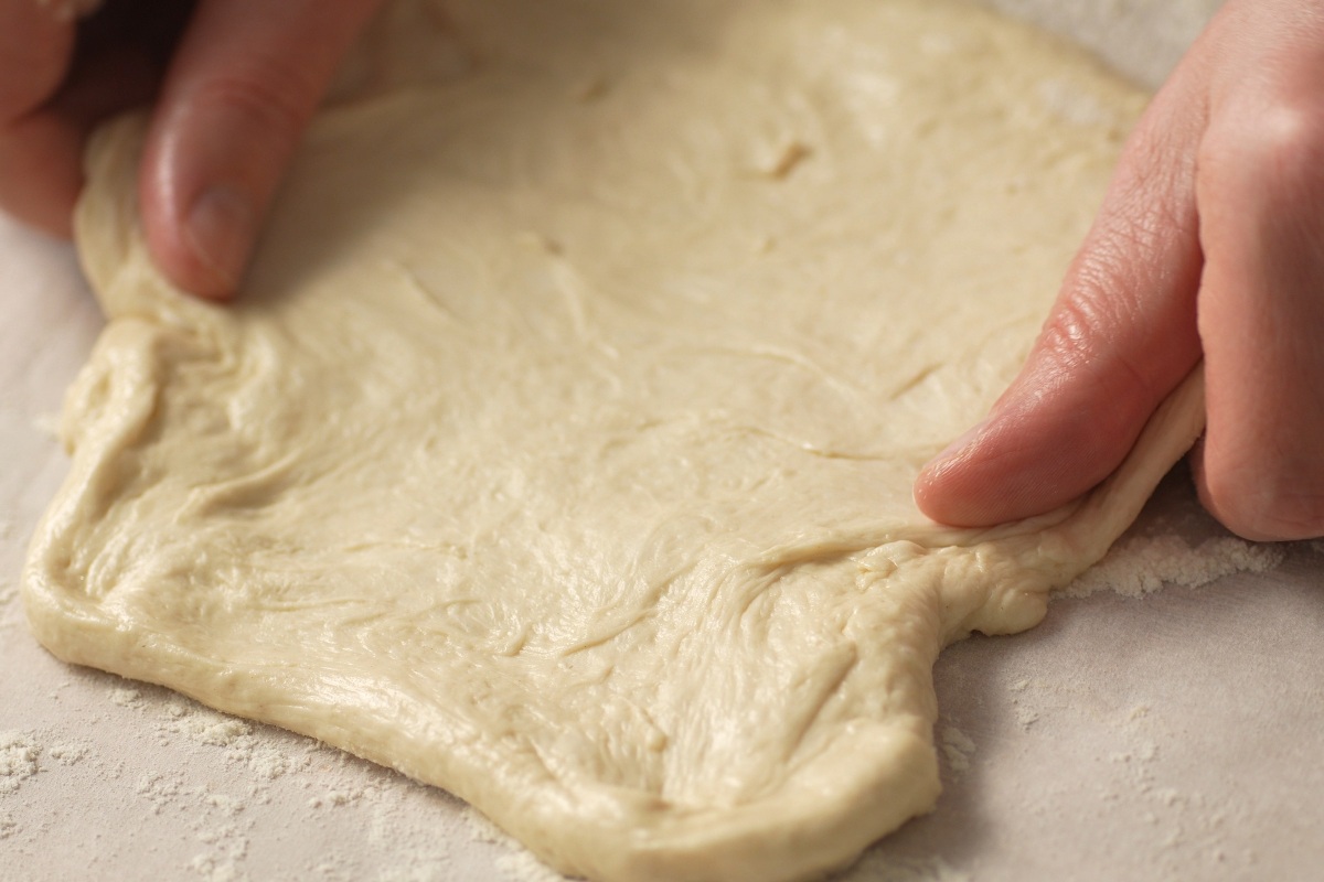 Stesura impasto per pizza