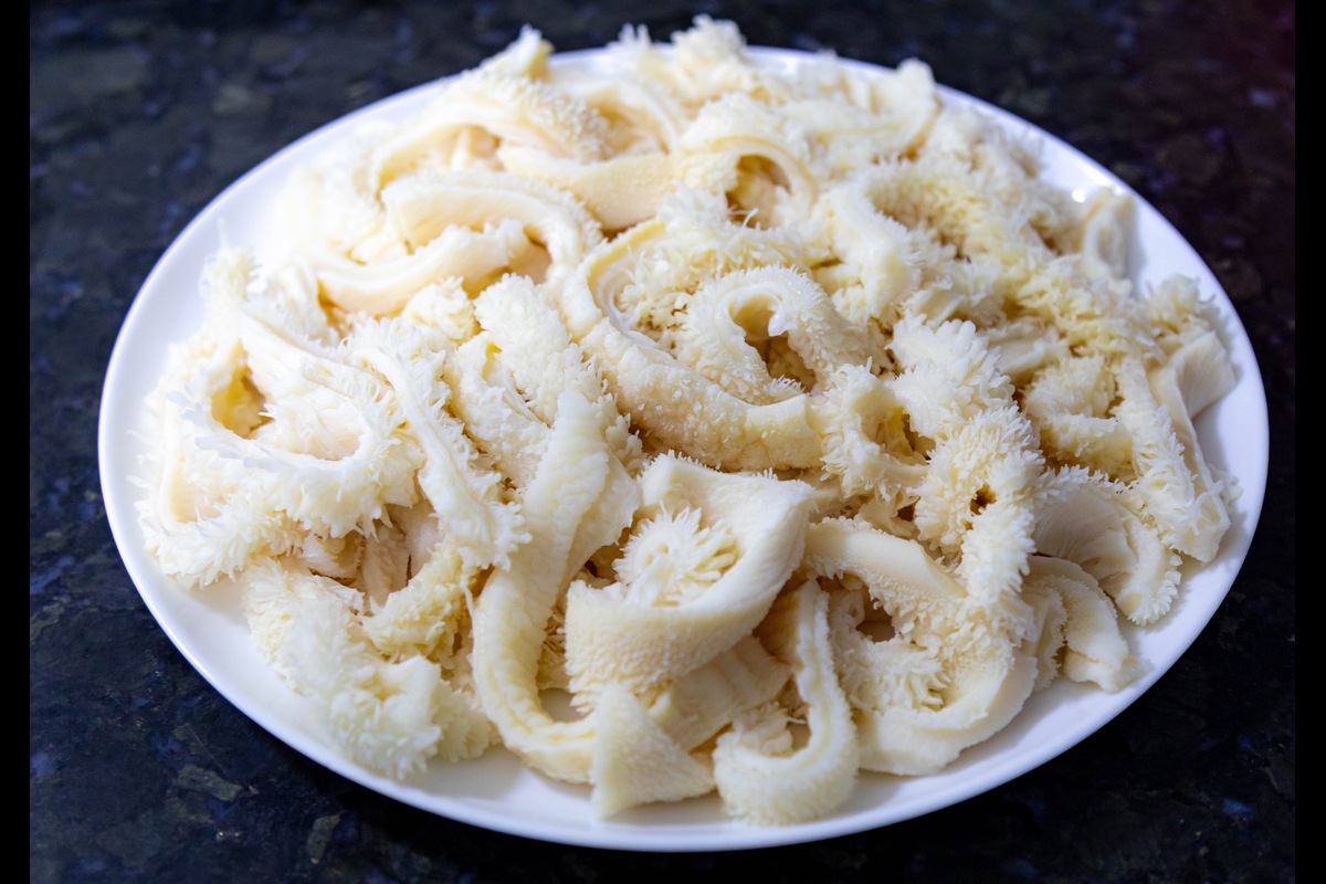 Piatto con trippa ancora da cuocere