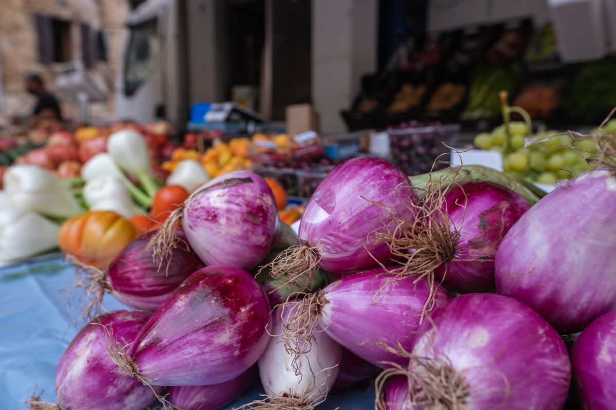 Cipolle rosse di Tropea al mercato