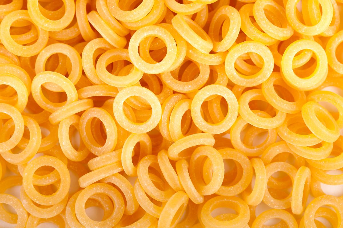 Pasta tipica siciliana chiamata anelletti