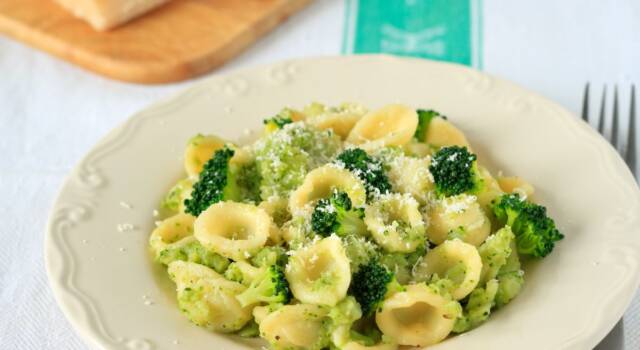 Orecchiette con ceci e broccoletti: la ricetta del primo piatto VEG