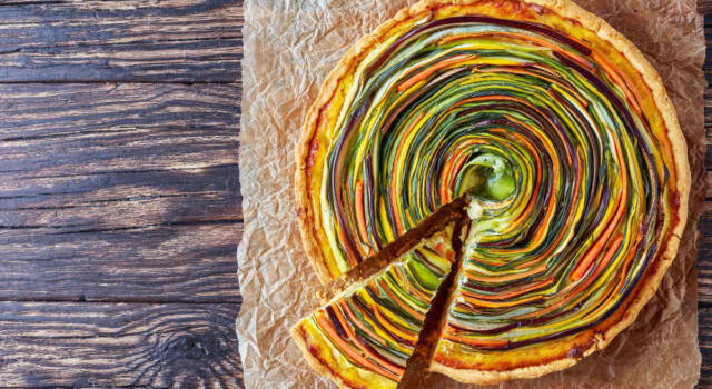 Torta salata di verdure a spirale: la ricetta scenografica