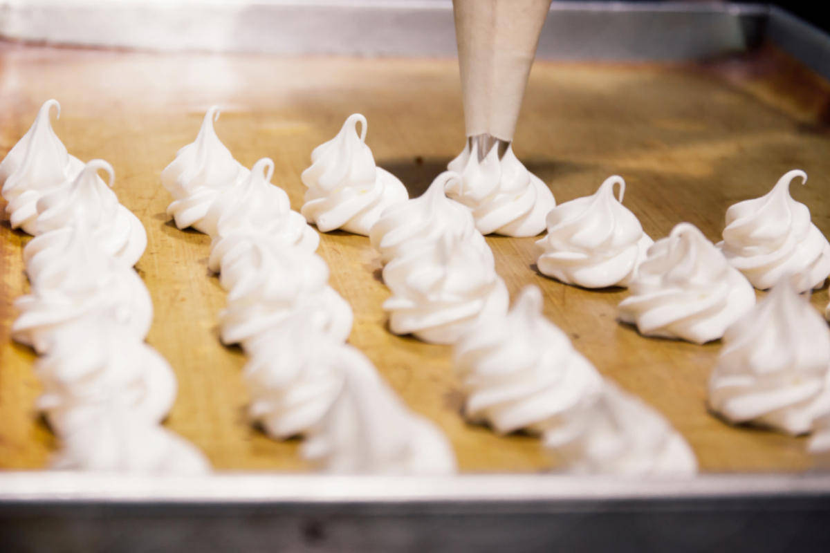 Meringues in sac-à-few