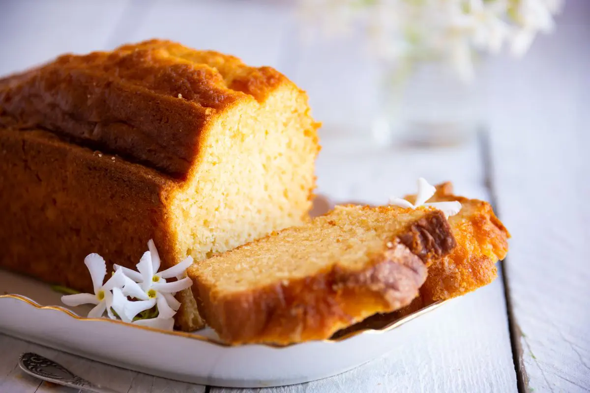 Come fare il plumcake allo yogurt sofficissimo: la ricetta facile e veloce