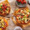 Pizza di farina di farro con verdure