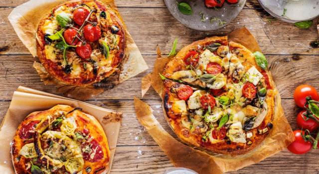 Pizza vegana di farina di farro con ratatouille di verdure: guardate che colori!