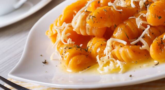 Gnocchi di carote con parmigiano ed erbe aromatiche