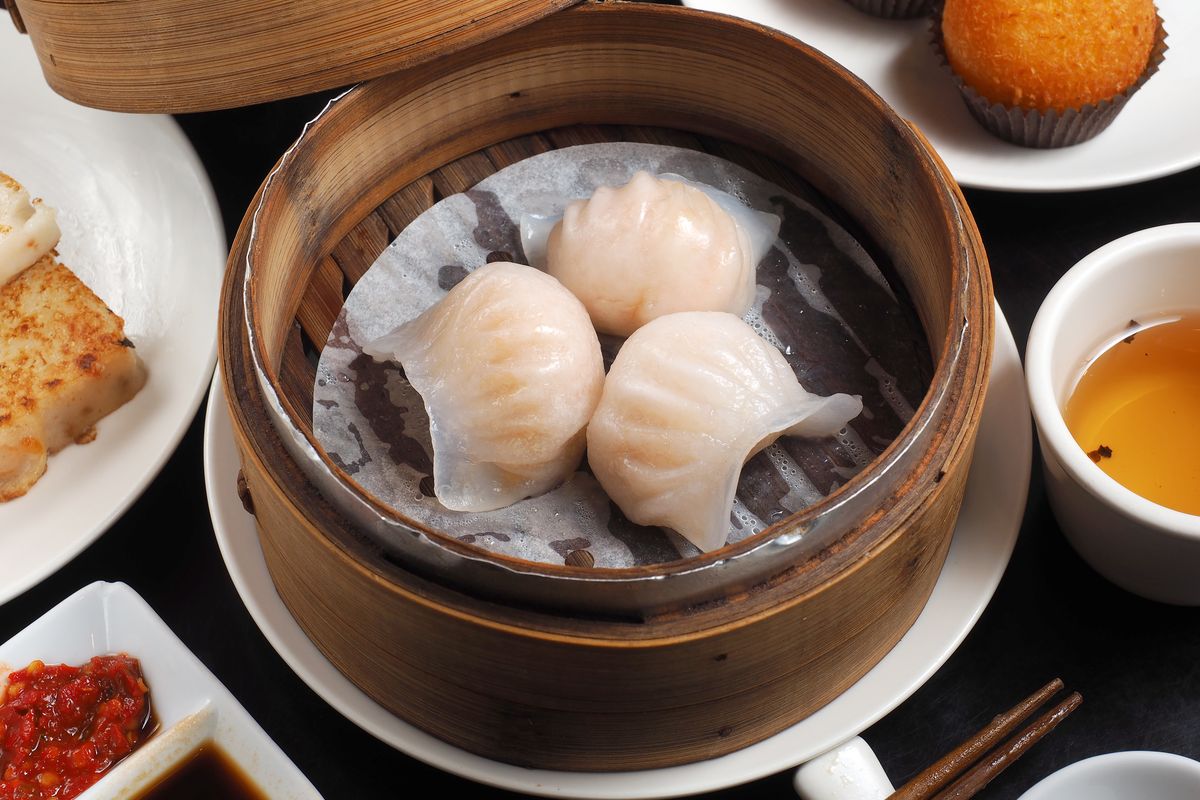 Chinese steamed shrimp dumplings