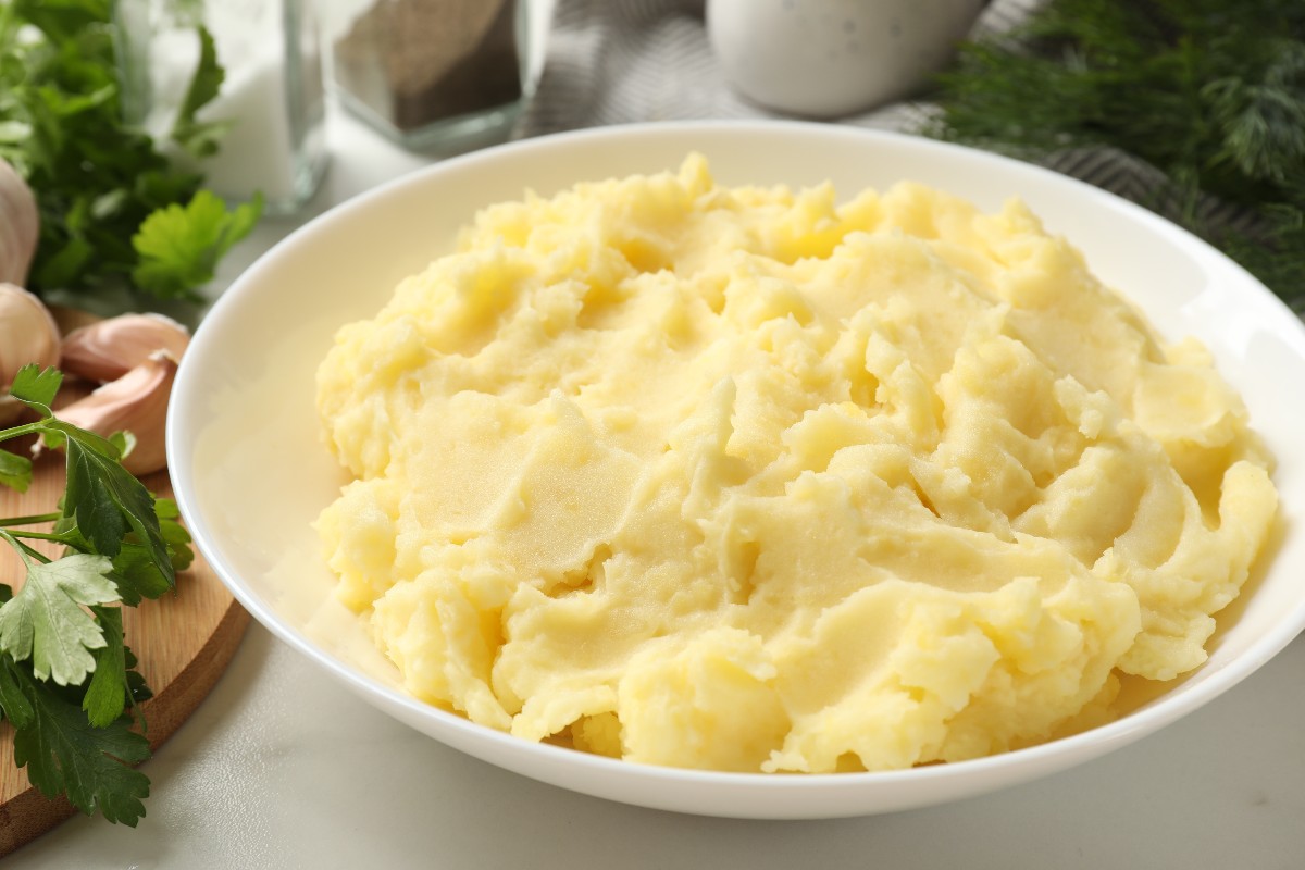 Piatto fondo con purè di patate