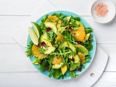 Insalata di avocado e arancia con dressing al miele