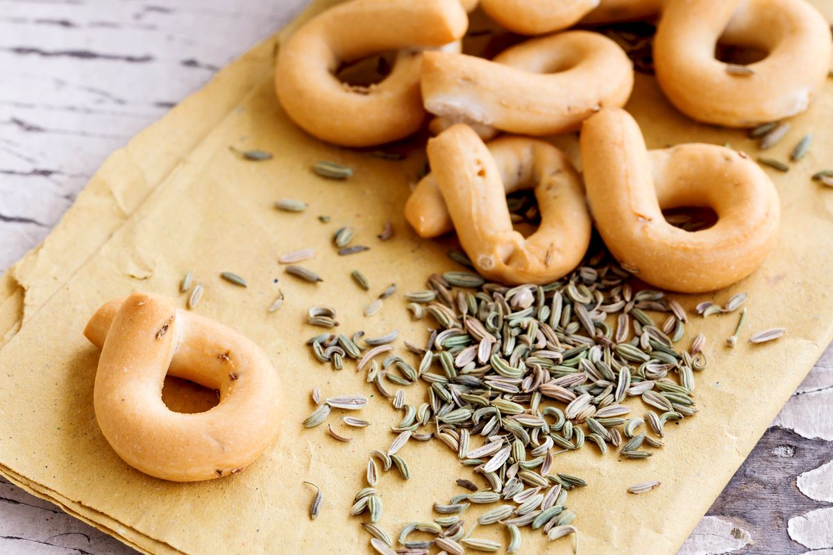 Taralli with fennel seeds