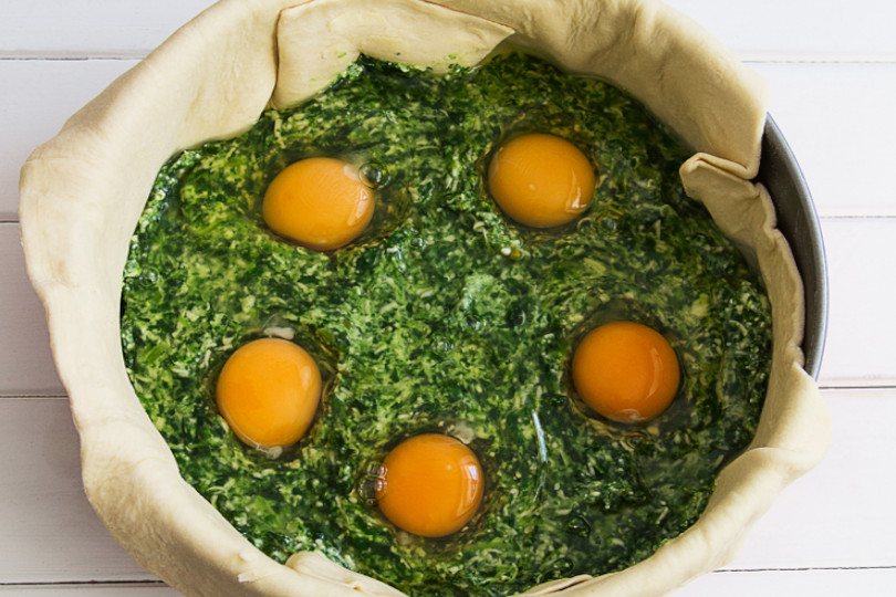 preparazione della torta pasqualina