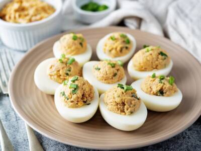 Uova ripiene con fagiolini e acciughe, la ricetta imperdibile!