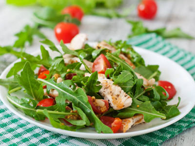 Insalata pollo rucola e pomodorini