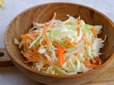 Daikon in insalata con carote: il contorno leggero adatto a tutti i gusti