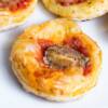 Pizzette di polenta con alici