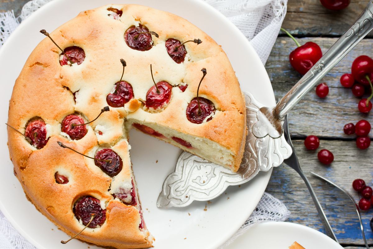 Yogurt and cherry cake