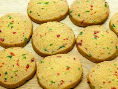 Per una merenda super non possono mancare i biscotti ai tre gusti!