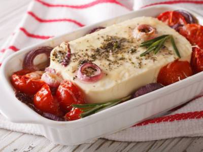 Feta greca: al forno o in insalata? Ricette e consigli per utilizzarla