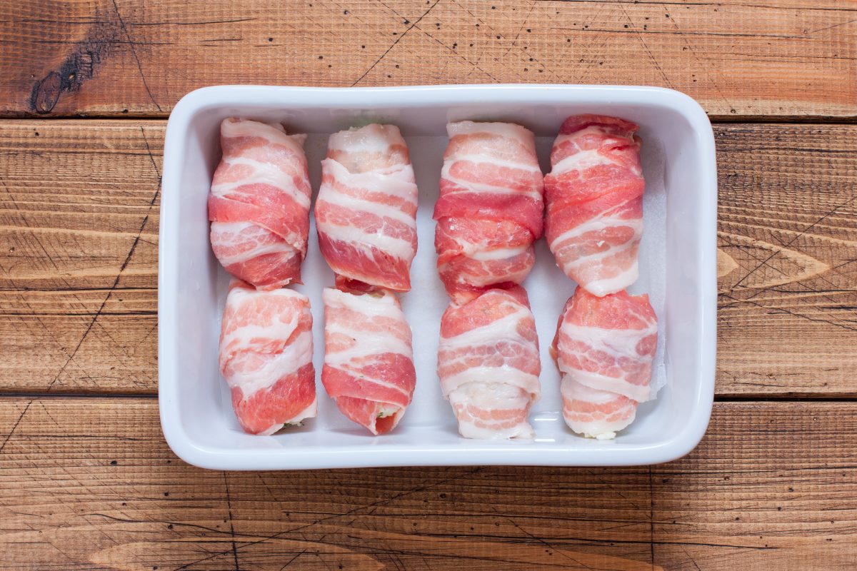 Chicken rolls with bacon