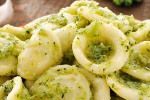 Orecchiette pesto e pomodorini