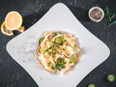 Spaghetti al limone, ricotta e basilico