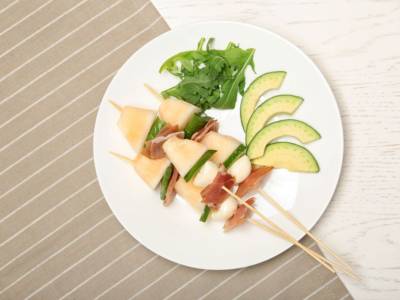 Finger food melone e feta: il fresco antipasto dell’estate