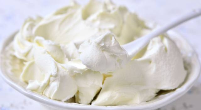 Come fare la crema al mascarpone: la ricetta classica e con il Bimby!