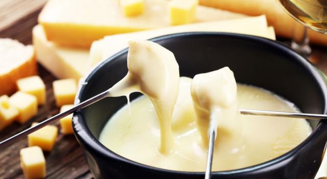 Fonduta di formaggio senza uova: ecco come si prepara