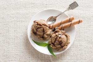 Come Fare Il Gelato Alla Nocciola: Ricetta Con Gelatiera E Ricetta Con ...