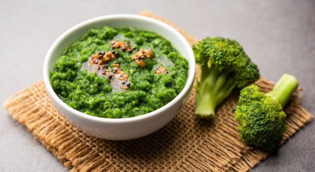 Delicato e leggero: il pesto di broccoli per condire la pasta