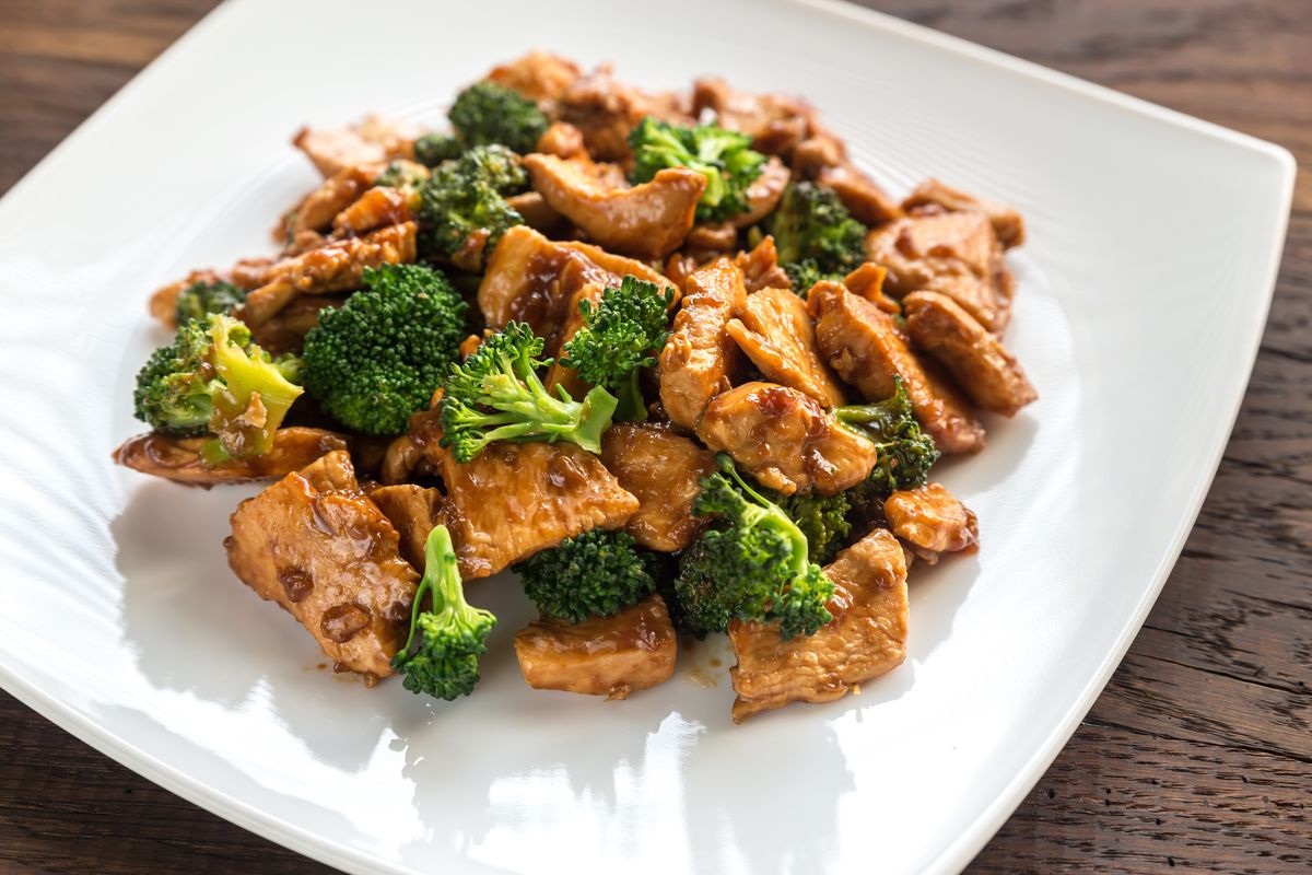 Chicken, broccoli and peanuts