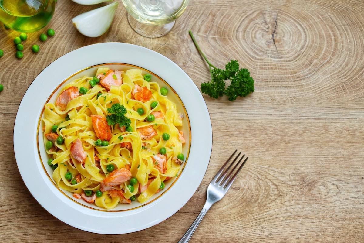 Tagliatelle with salmon and peas