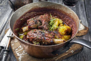 Stinco al vino rosso