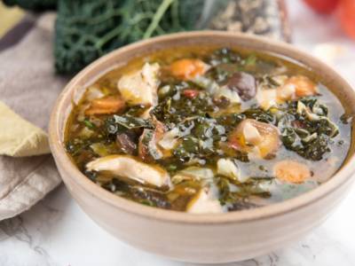 Zuppa di cavolo nero, ceci e pancetta affumicata