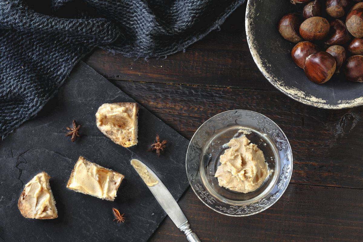 Crostoni castagne lardo e miele