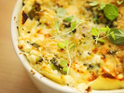 Golose lasagne al forno con broccoli e scamorza gratinata