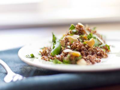 Insalata di quinoa con carciofi, una ricetta deliziosa (e veg)!
