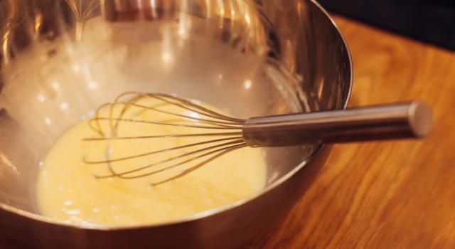 Come fare lo zabaione salato al parmigiano: una ricetta facile e gustosa!