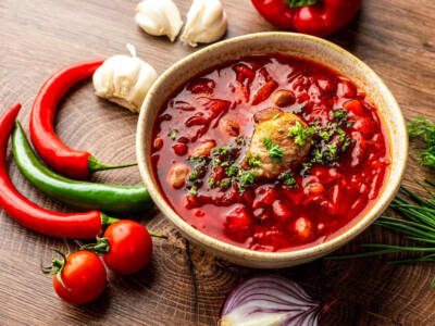 Zuppa piccante di tempeh: un piatto gustoso e senza glutine!