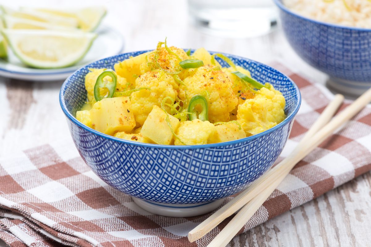 Spezzatino di cavolfiore patate e tofu al curry
