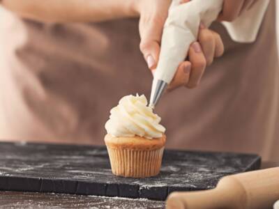 Come fare la glassa per cupcake: quella classica e le sue varianti