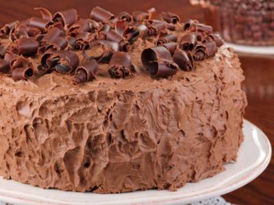 Torta nutellotta con riccioli di cioccolato: la ricetta (sublime) di Anna Moroni
