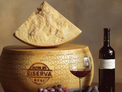 Grana Padano DOP: ecco i vini con cui degustarlo al meglio