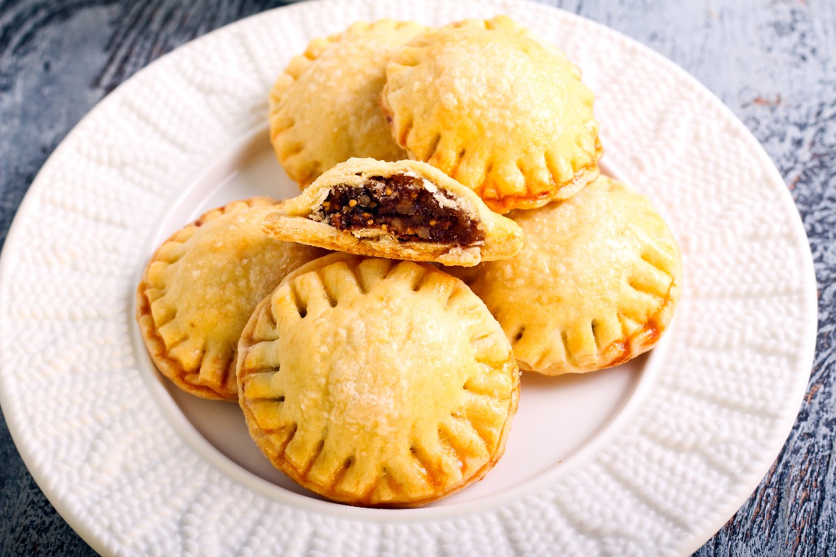 Piattino con sabadoni, biscotti ripieni romagnoli