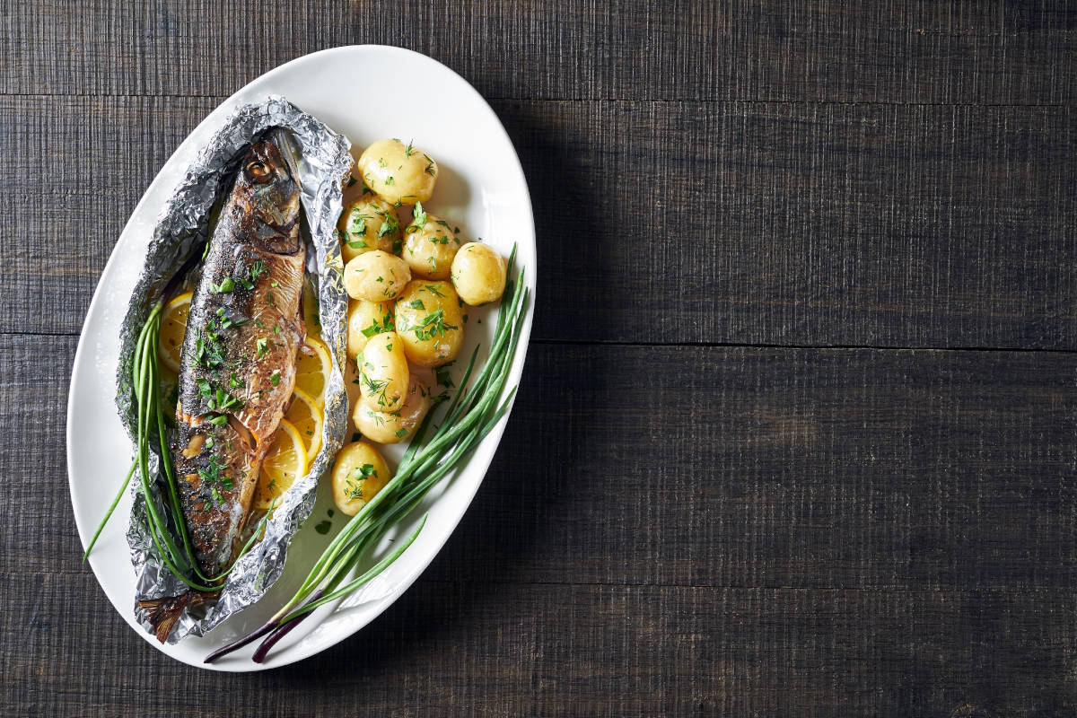 Branzino al cartoccio con patate