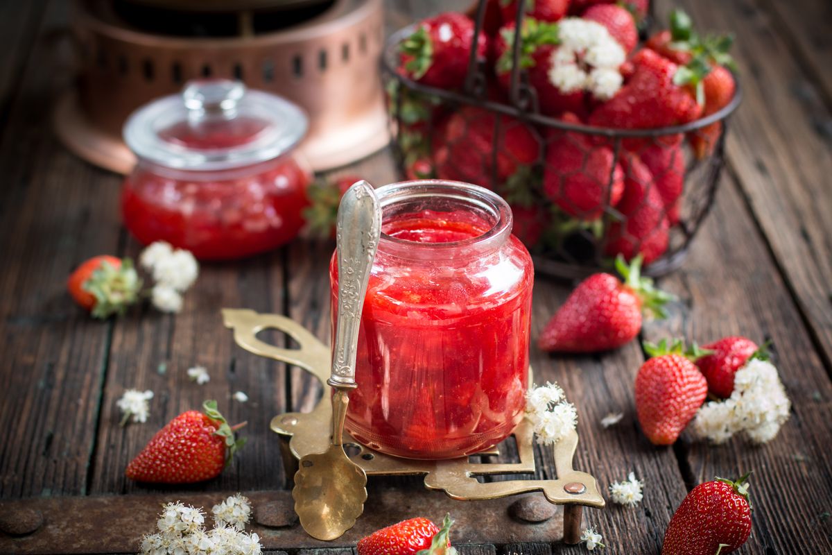 Strawberry jam without sugar