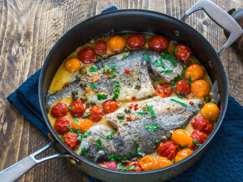 Acqua pazza, la semplicità del gusto mediterraneo: storia e ricetta!