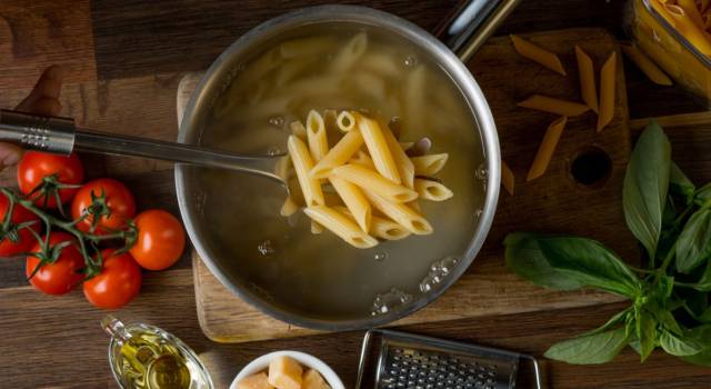 7 motivi per cui non dovreste buttare l&#8217;acqua di cottura della pasta